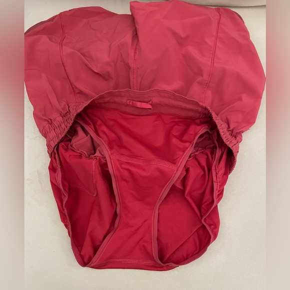 Lululemon Hotty Hot Shorts 4” Lined Heartthrob Size 8 - Picture 10 of 13